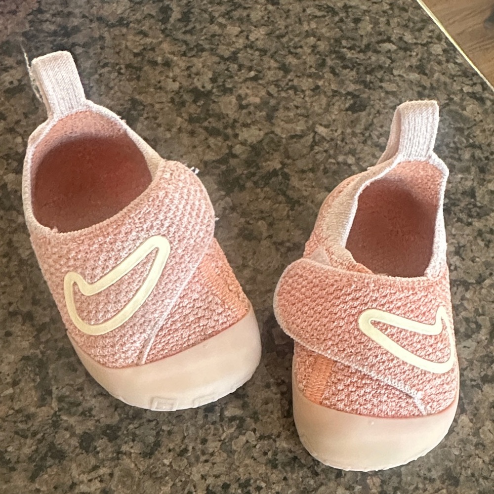 Nike Swoosh 1